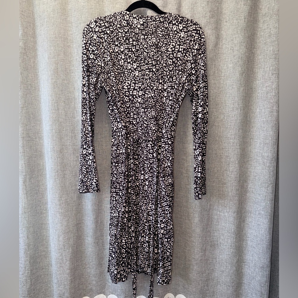 Adrianna Papell Black and White Long Sleeve Dress Size 8 - Picture 3 of 4